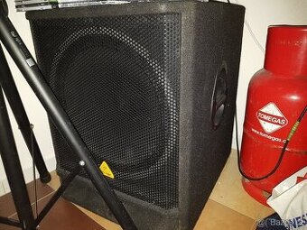 Subwoofer Behringer 2ks výkon 2 x 400W