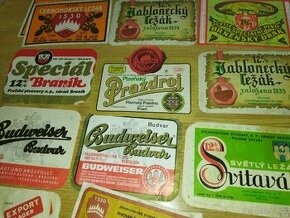 Staré etikety z lahví od piva