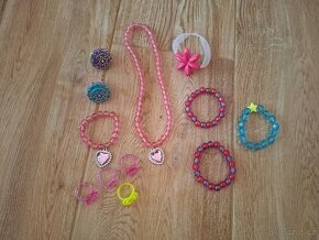 Set dívčích (šperků) - 12ks - náhrdelníky, náramky, prstýnky