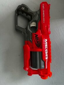 Nerf Mega s rotacnim zasobnikem