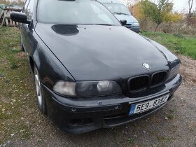 BMW E39 - přední M-Paket nárazník - černá metalíza