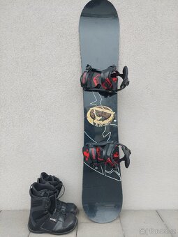 Snowboard NIDECKER, 158 cm + boty