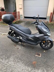 HONDA pcx 125,3 800km najeto