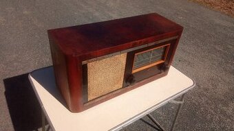 Philips 109A-14, 1937-38, staré stolní rádio.