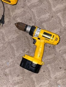 AKU příklepová vrtačka DeWALT XRP 18 V