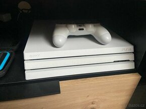 Playstation 4 pro bílý+ hry