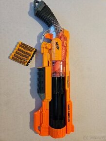 NERF Vagabond + 6 šipek Doomland Elite