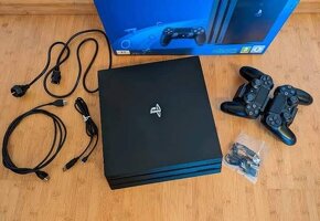 Playstation 4 Pro + 2 ovladače