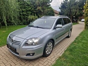 TOYOTA AVENSIS 1.8 16V BENZÍN