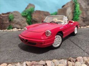 Prodám model 1:18 alfa romeo spider