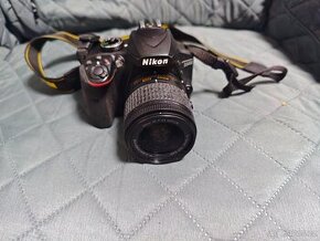 Nikon D 3500