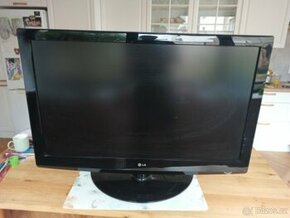 LCD televize LG 42LG3000. 42palcová úhlopříčka - 1