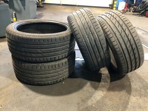 Pneu Nokian 225/40 R18