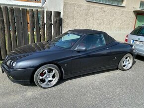 Alfa Romeo GTV 2003,  kratší pružiny