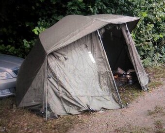 Jrc brolly + přední panel, který , kolíky, kotvící vydličky,