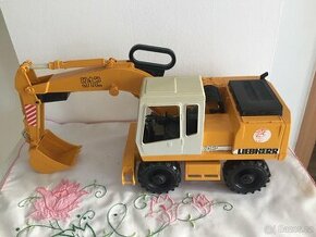 BAGR - HRAČKA - LIEBHERR  912