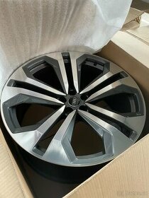 original sada audi q8 sq8 r22 5x112 4M8601025K DPH