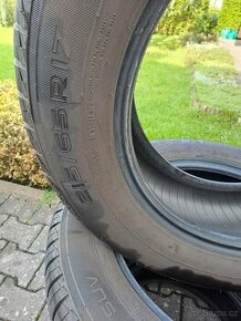 Sada pneu Nokian SUV 215/65 r17