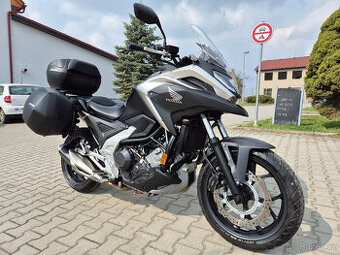 Prodám Honda NC750X , r. v. 2022, ABS, TC, ČR, 12165km