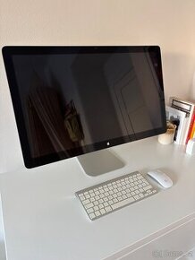 Apple ThunderBolt Display 27 + redukce na USB-C - 1