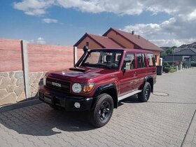 Land Cruiser 76 HZJ 4,5TD V8, 70TH ANNIVERSARY Black Edition