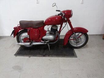 Jawa 250/553 kyvačka