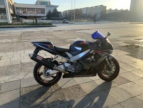 Honda CBR 929rr Fireblade - 1