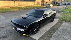 Dodge Challenger SHAKER 5.7 V8 – autopůjčovna