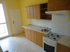 Pronájem 3,5+1, ulice Příční, centrum, 95 m2, balkon, komora