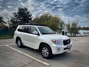 Toyota Land Cruiser 200