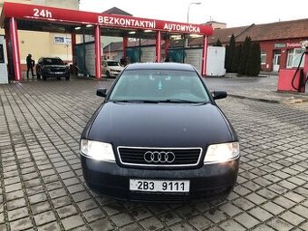 Audi A6 C5 spěchá 