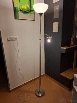 Stojaci lampa a malá lampička