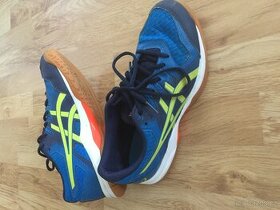 Boty na HALOVÉ SPORTY zn. ASICS .. VELIKOST 40 EU