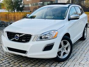 Volvo XC60 2.4D 4x4 AUT R-DESIGN TAŽNÉ NAVI VÝHŘEV SERVISKA