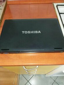 Prodám notebook  TOSHIBA. Na náhradní díly.