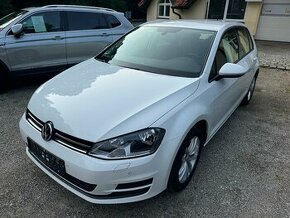 VW Golf VII 1.6 tdi 77kw 8/2014 97000km nová STK a servis