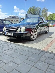 Mercedes Benz clk 200