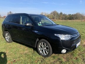 Mitsubishi Outlander plug-in hybrid 2013 AWD 2.0