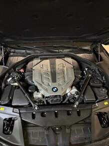 Motor BMW N63 najeto 30000km