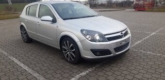 Opel Astra  2.0i  Turbo Cosmo OPC 147 kw