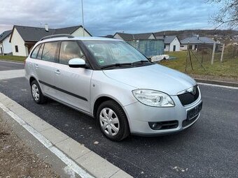 Škoda Fabia combi 1.4i 63kw 2009 klima palubní PC