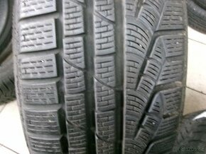 225/55 R17 PIRELLI (5,5-6,5mm) č.14820 - 1