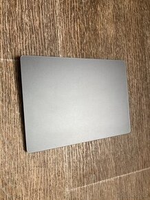 Apple Magic Trackpad 2 – bezdrátový ovladač v top stavu