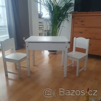 Dětský stúl Ikea + 2 židličky