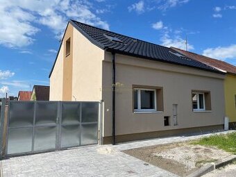 Prodej rodinného domu 5+kk, 164 m2 včetně terasy, po rekonst