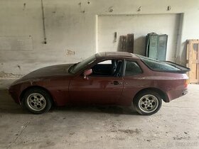 Porsche 944