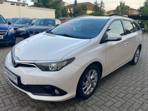 Toyota Auris 1.6 i Kombi - Původ ČR  Maximální výbava  - 1
