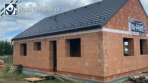 Prodej hrubé stavby rodinného domu 102 m², pozemek 739 m² - 1