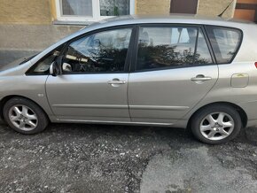 Toyota corolla verso 1.6 benzin.