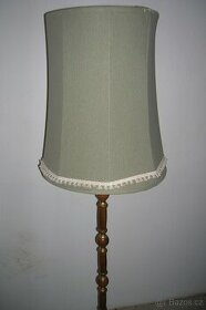 Stojací lampa